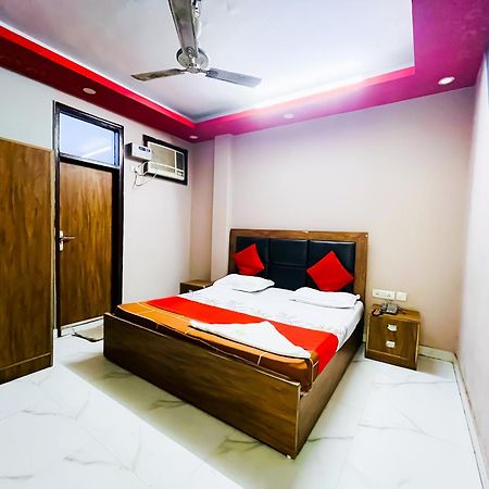 Hotel Basista Νέο Δελχί Εξωτερικό φωτογραφία